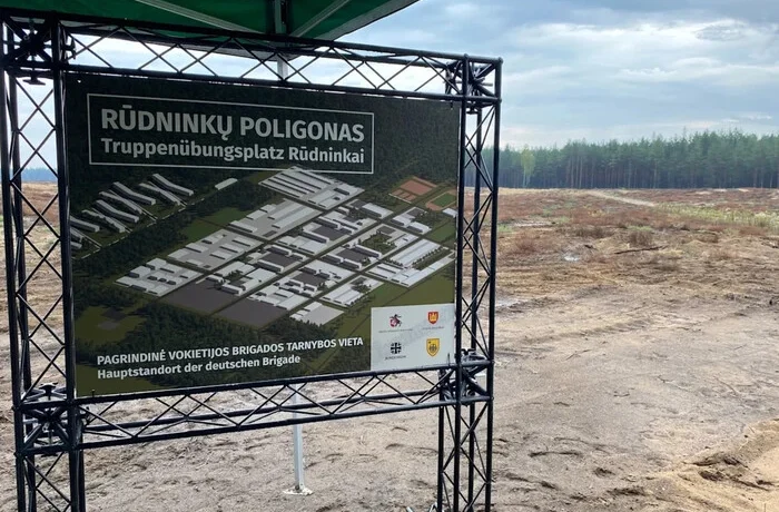 Литва оголосила про будівництво військового табору біля Білорусі