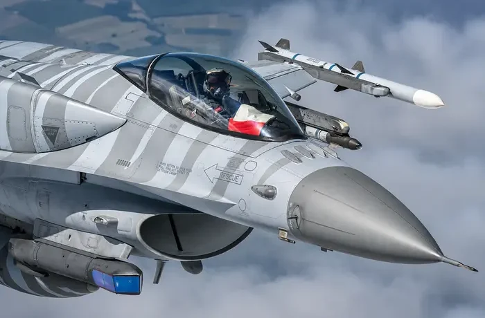 F-16 не збили російську ракету над Польщею: що завадило