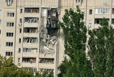 Росіяни ударили по багатоповерхівках Харкова: є загиблі