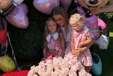 Дружина Олександра Зінченка показала, як подорослішали їхні доньки (фото)