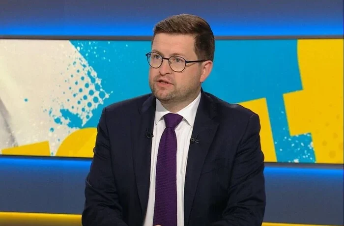 Польський депутат запропонував відправляти безробітних українців на війну