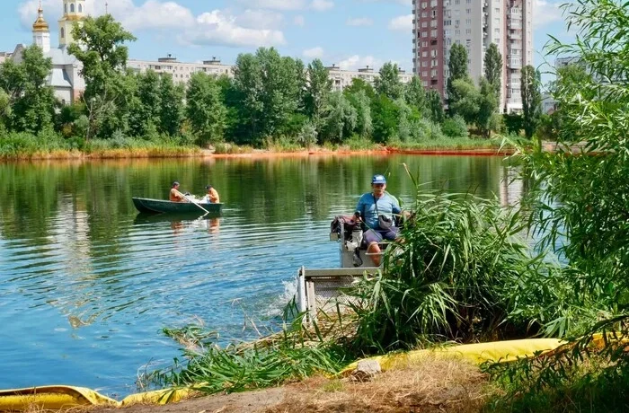Очищення озера Кирилівського та Сирецького струмка: розпочато новий етап робіт
