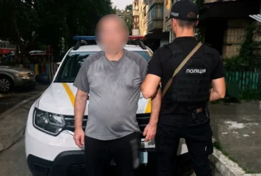 Обурився через платіжку: на Київщині чоловік жбурнув навчальну гранату в кабінет комунальників