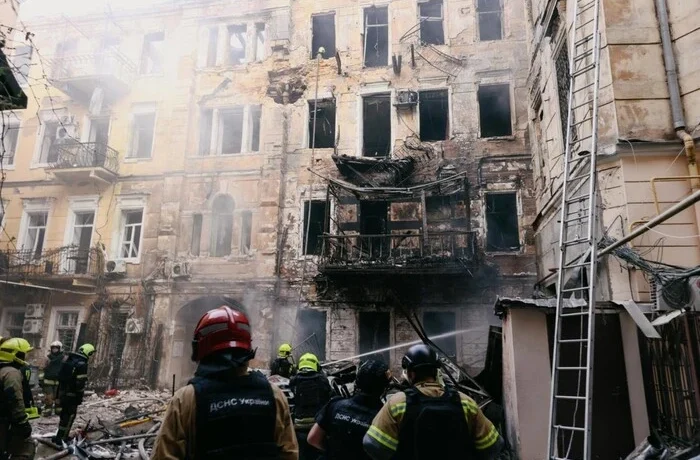 Рятувальники і влада показали наслідки масованого удару по Одесі