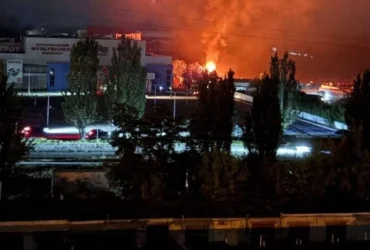 Росія атакувала Дніпро: біля ТРЦ розгорілася пожежа