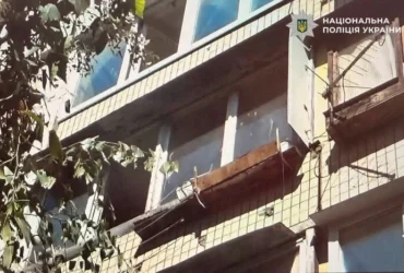 У Києві жінка викинула собаку з четвертого поверху, тварина загинула