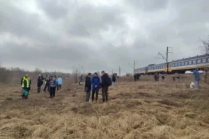 Поїзди по всій Україні вибилися з графіка: затримки сягнули 10 годин