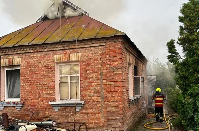 На Київщині чоловік через сварку підпалив будинок дружини