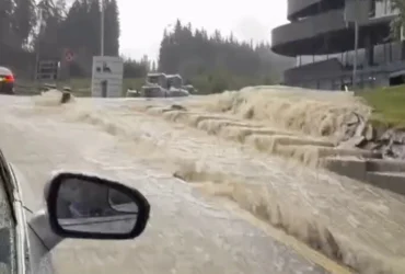 Буковель пішов під воду після потужної зливи (відео)