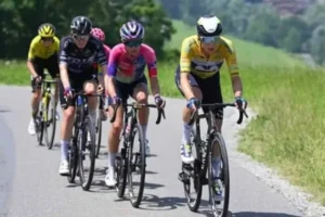 Новий вид шахрайства у велоспорті: чому спортсменки збільшують розмір грудей