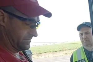 Волонтери «Червоного Хреста» заявили про мобілізацію їхнього водія під час евакуації