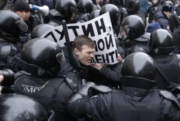 Росіяни не готові протестувати проти війни навіть через кризу – The Atlantic