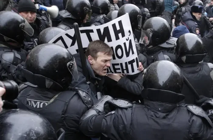 Росіяни не готові протестувати проти війни навіть через кризу – The Atlantic
