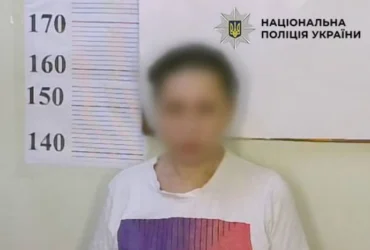 У Деснянському районі жінка через ревнощі намагалася спалити квартиру сусідки