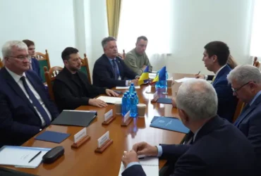 Зеленський зустрівся з головою МЗС Молдови (відео)