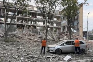 Ракети влучили в командний пункт окупантів у центрі Донецька (відео)