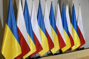 Кремль активізував дезинформаційну кампанію в Польщі, граючи на історичній пам’яті та темі біженців