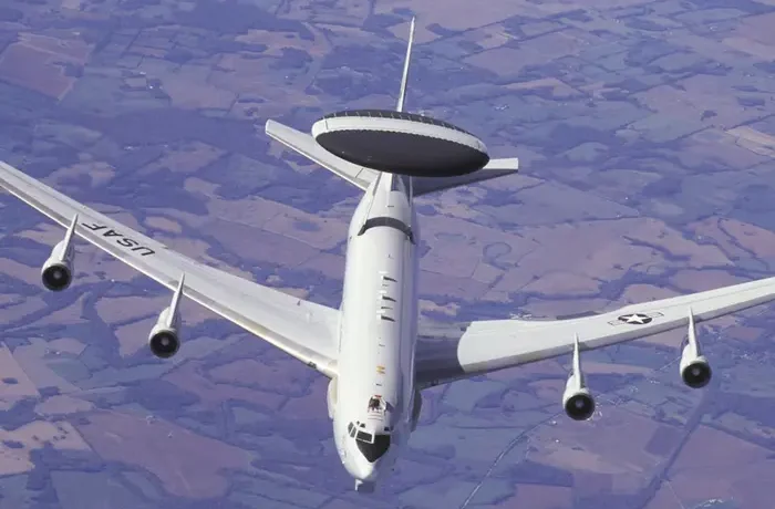 НАТО посилило патрулювання Польщі: у небо підняли E-3 Sentry