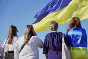 Прапор міг бути іншим: який колір хотіли додати до синьо-жовтого стяга України