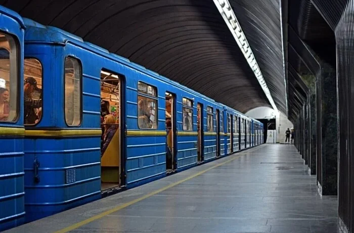 Кличко запропонував змінити роботу зеленої гілки метро під час тривог