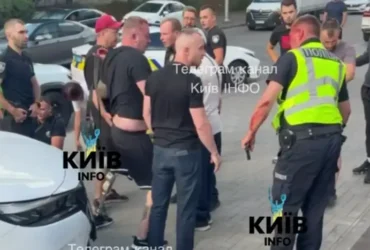 Киянин вдарив патрульного в обличчя: поліція розкрила деталі