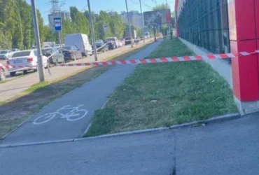 Поблизу гіпермаркету на столичних Позняках виявлено боєприпас від ракети Х-101 (фото)