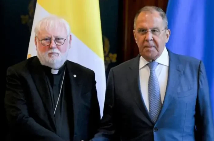 Головний дипломат Ватикану провів переговори з Лавровим щодо війни в Україні