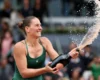 «Наша дівчина виграє US Open». Костюк у Канаді стала особливою гостею улюбленого гурту
