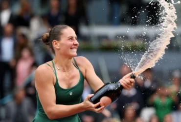 «Наша дівчина виграє US Open». Костюк у Канаді стала особливою гостею улюбленого гурту