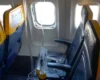 Пасажира літака Ryanair затягло у вікно, інцидент перевіряють