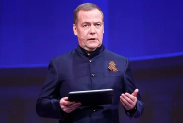 Медведєв обізвав молодих росіян, які виступають проти війни, «придурками з викривленими мізками»