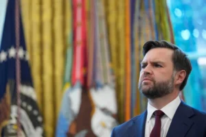 AP: Віцепрезидент США знизив очікування щодо повернення Ормузької протоки до колишнього стану