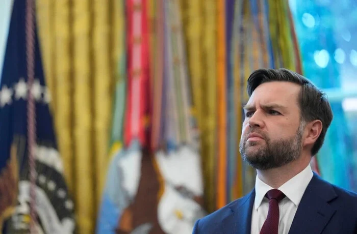 AP: Віцепрезидент США знизив очікування щодо повернення Ормузької протоки до колишнього стану