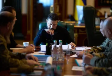 Зеленський обговорив з військовим командуванням кадрові пропозиції