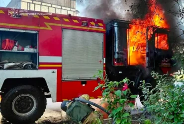 Окупанти обстріляли рятувальників під час гасіння пожежі на Дніпропетровщині