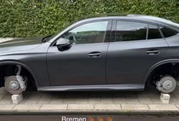 З автомобіля футболіста «Вердера» невідомі вкрали всі чотири колеса (фото)
