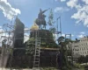 Пам’ятник Богдану Хмельницькому на Софійській площі звільнено від захисних конструкцій
