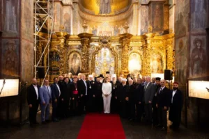 У День Незалежності у Софійському соборі пролунала молитва за мир