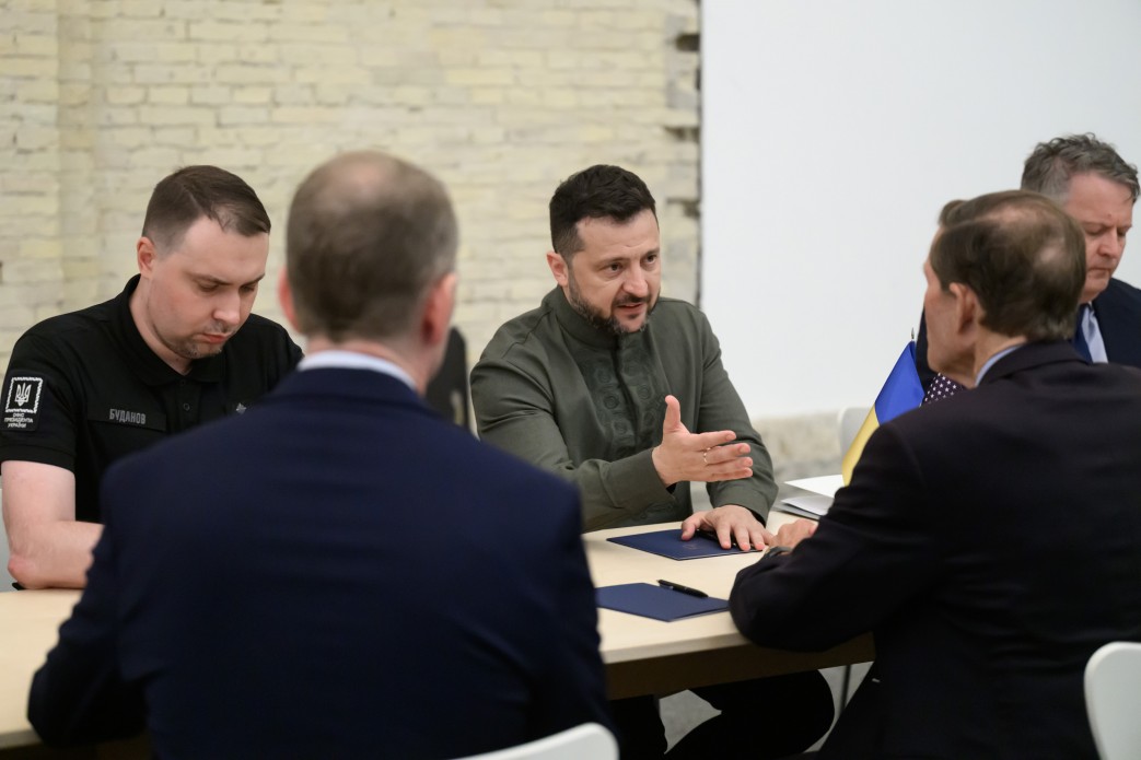 Президент зустрівся з сенаторами США фото 1