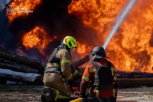 Росія вдарила по Сумах вісьмома КАБами: є поранені