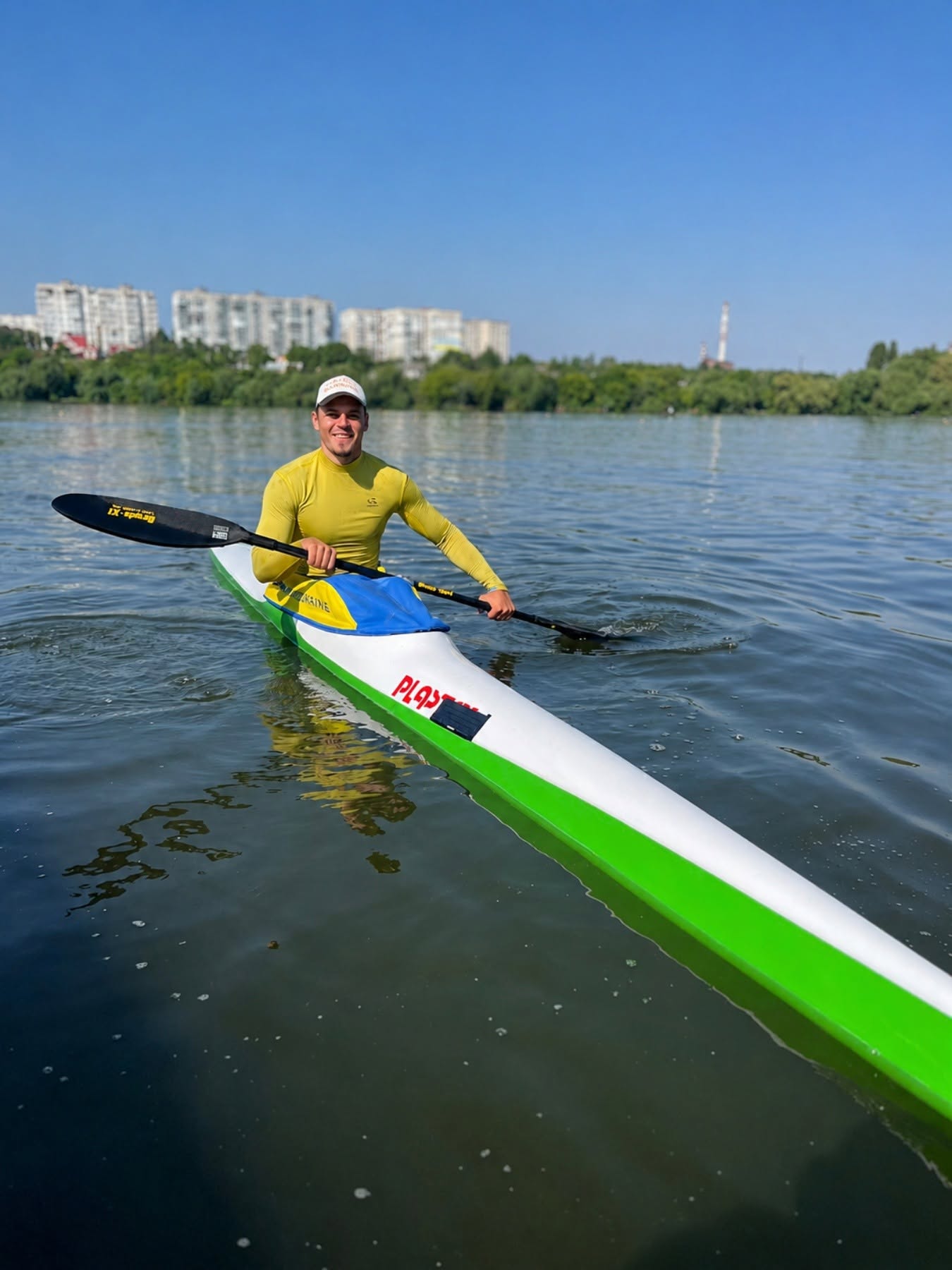 Мельник брав участь у чемпіонатах світу та Європи, був членом збірної України з веслування на байдарках та каное
