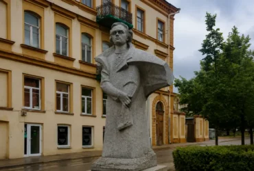 Литва взялася за шкільні підручники: Ломоносова хочуть замінити на Шевченка