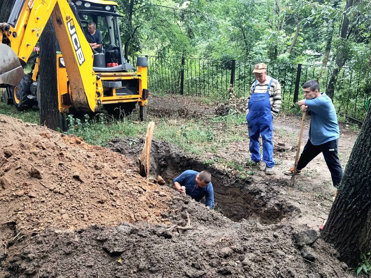 Комунальники вже розпочали земельні роботи