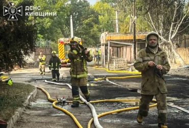 Рятувальники загасили чотири пожежі на Київщині після ворожого обстрілу