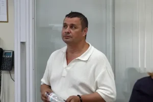 «Дурня не вмикайте!» Екснардеп Микитась «виплакав» у суду всемеро меншу заставу, ніж просив прокурор