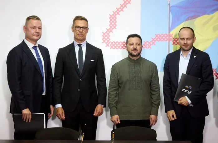 Україна та Фінляндія підписали три меморандуми про оборонну співпрацю