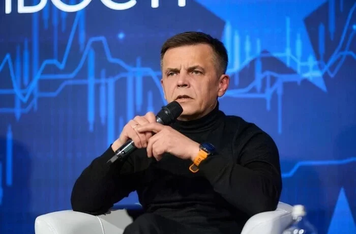 Сухомлин пояснив, чому йде з посади керівника Агентства відновлення