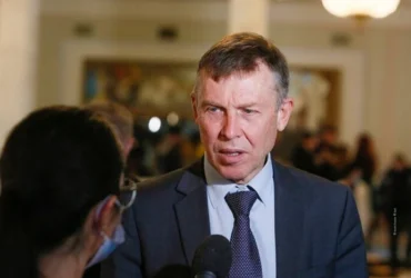 Студенти працювали безплатно день і ніч. Нардеп-«старожил» розповів, як переміг на виборах 36 років тому