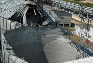 Росіяни вдарили ракетою по елеватору на Сумщині: знищено запаси зерна