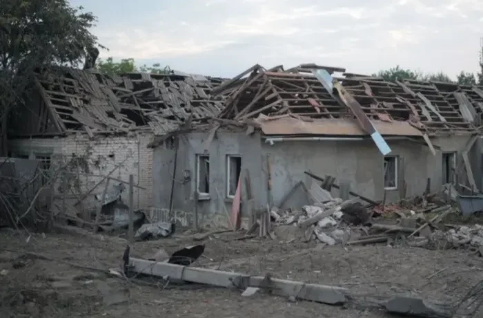 РФ вдарила КАБом по Запоріжжю: виникла пожежа, пошкоджено будинки